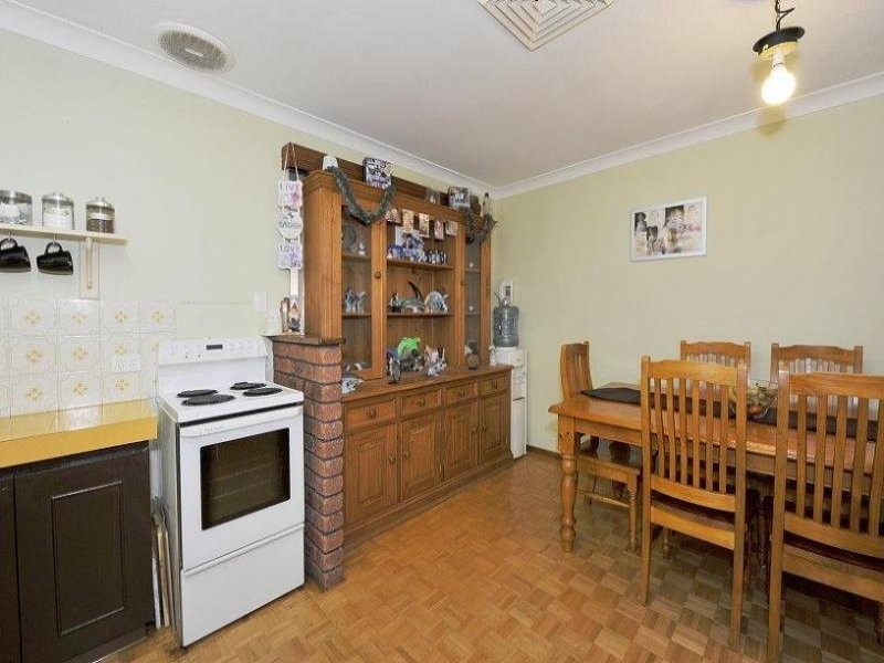 5 Arundel Drive, Halls Head WA 6210