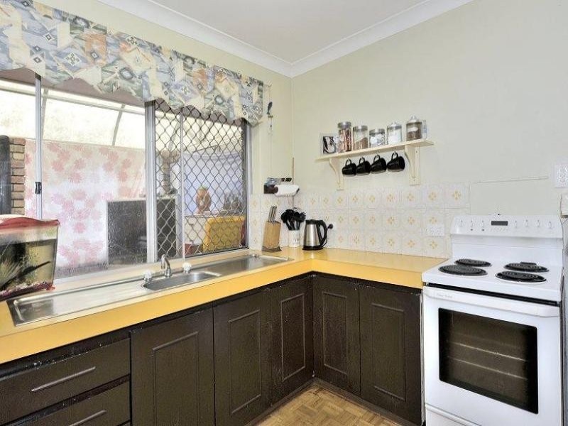 5 Arundel Drive, Halls Head WA 6210