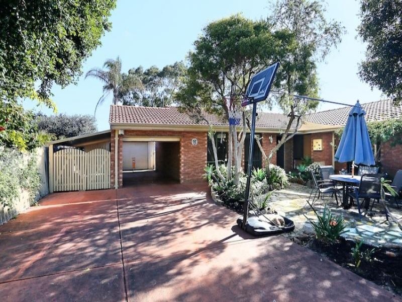 4 Yelta Street, Greenfields WA 6210