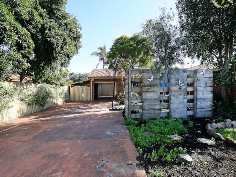 4 Yelta Street, Greenfields WA 6210