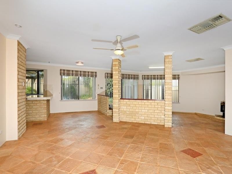 9 Seawind Drive, Silver Sands WA 6210