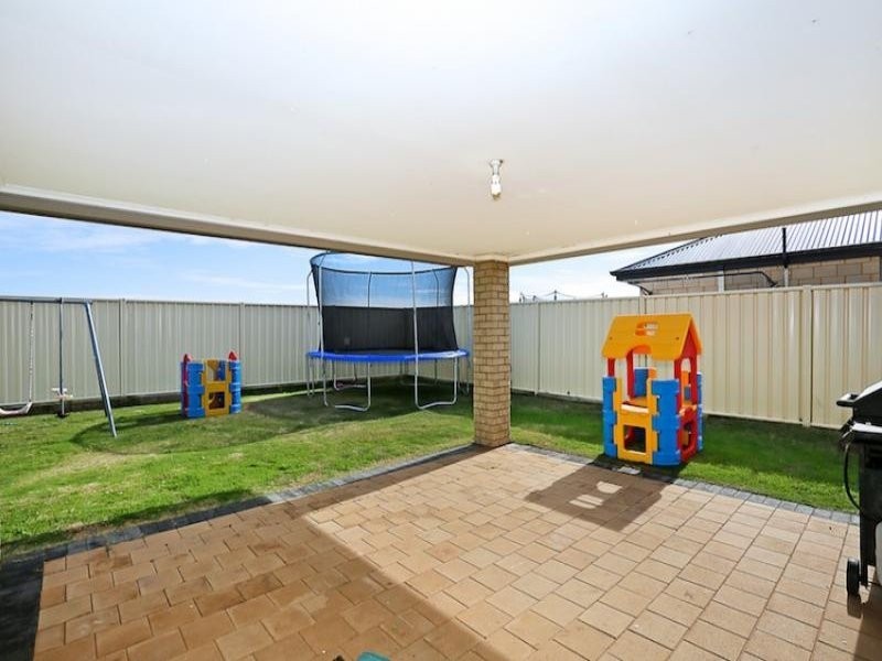 29 Albina Chase, Lakelands WA 6180