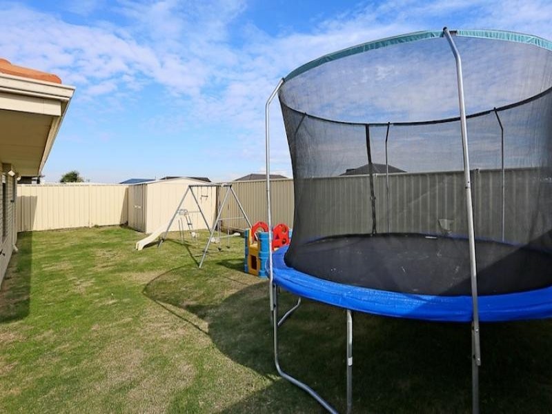 29 Albina Chase, Lakelands WA 6180