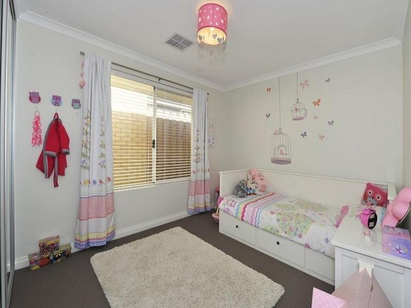 7 Brassii Link, Halls Head WA 6210
