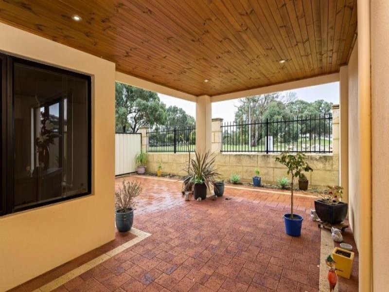 2/21 Pebble Beach Boulevard, Meadow Springs WA 6210