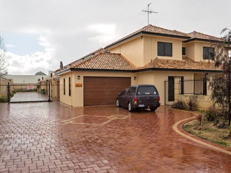 2/21 Pebble Beach Boulevard, Meadow Springs WA 6210