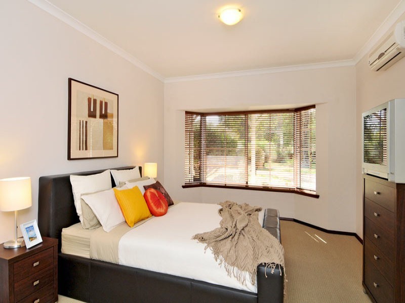 6 Woodsong Close, Falcon WA 6210