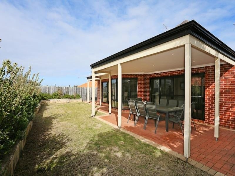 12 Calytrix Way, Halls Head WA 6210