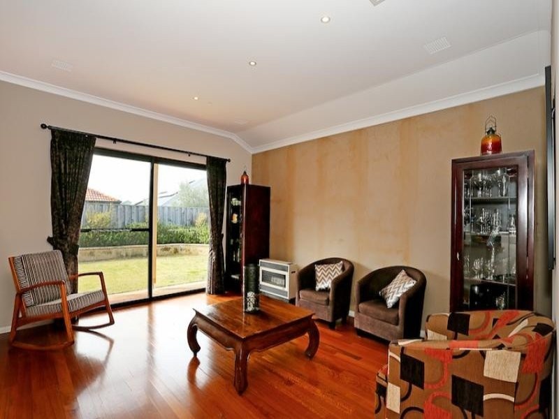 12 Calytrix Way, Halls Head WA 6210