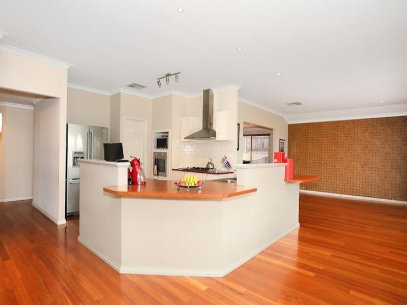 12 Calytrix Way, Halls Head WA 6210