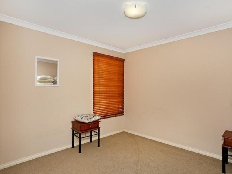 12 Calytrix Way, Halls Head WA 6210