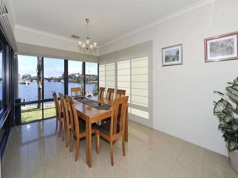 14 Tasman Loop, Dudley Park WA 6210