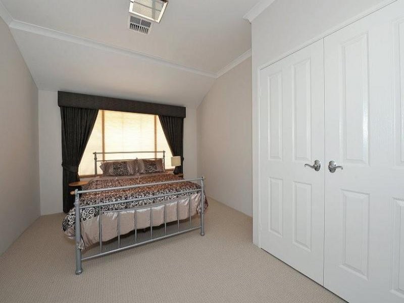 14 Tasman Loop, Dudley Park WA 6210