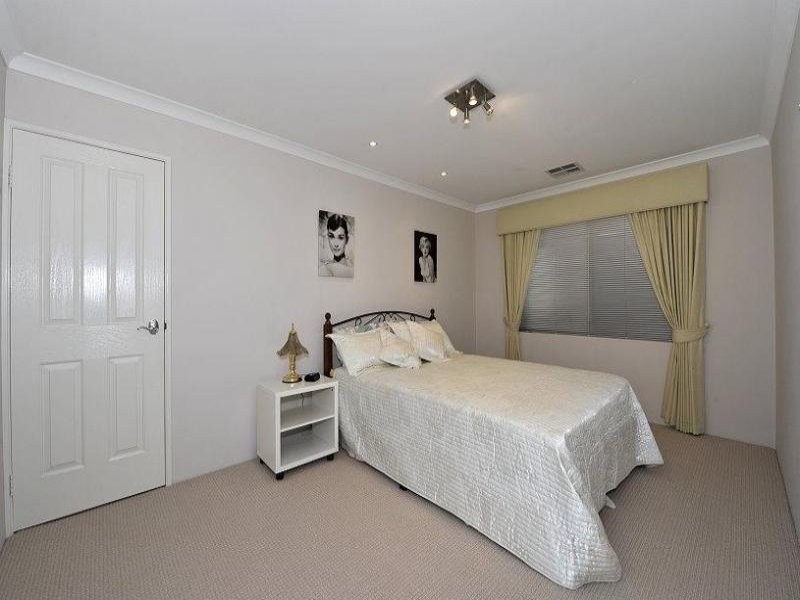 14 Tasman Loop, Dudley Park WA 6210