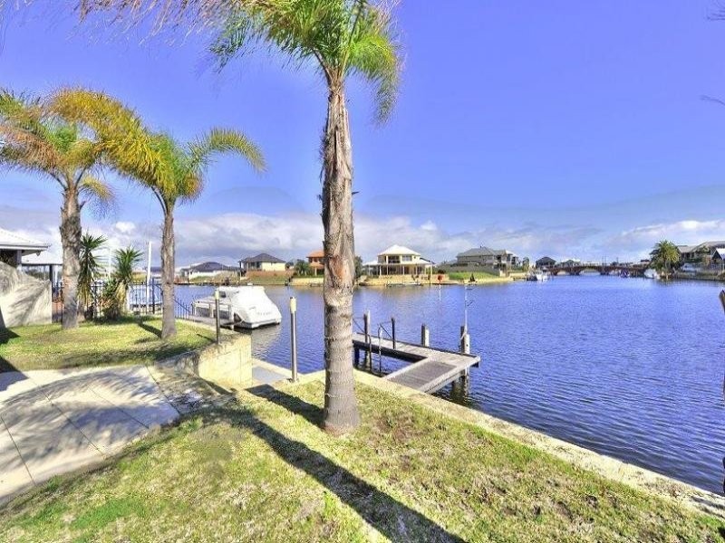 14 Tasman Loop, Dudley Park WA 6210