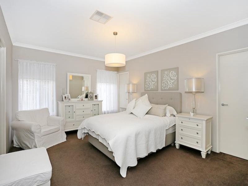 3 Orania Pass, Halls Head WA 6210