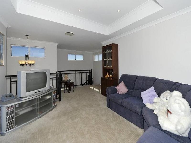 121 Darwin Terrace, Dudley Park WA 6210