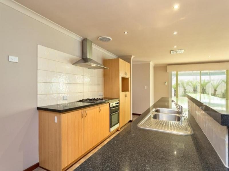 49 Mariners Cove Drive, Dudley Park WA 6210