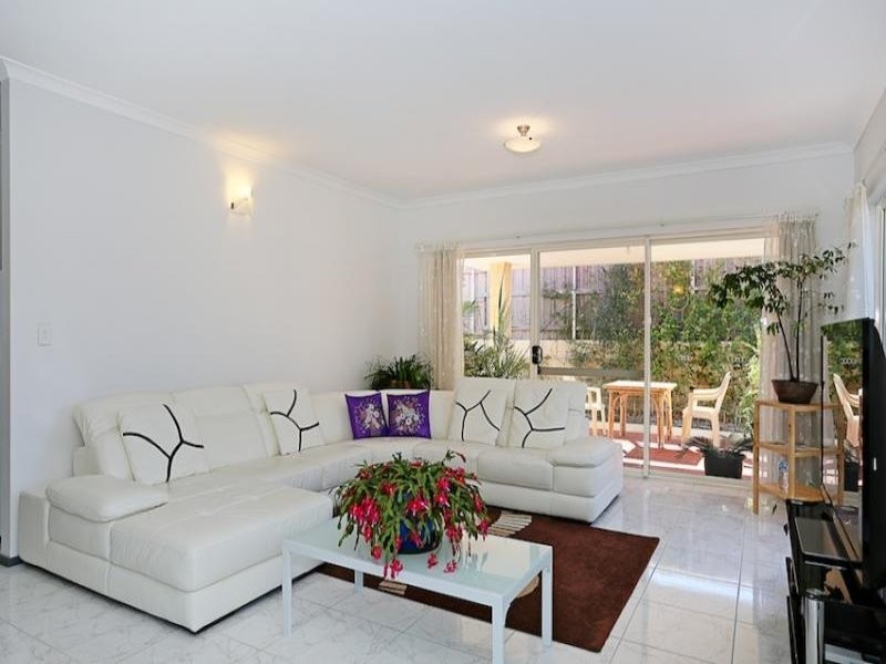 68 Buttercup Parkway, Halls Head WA 6210