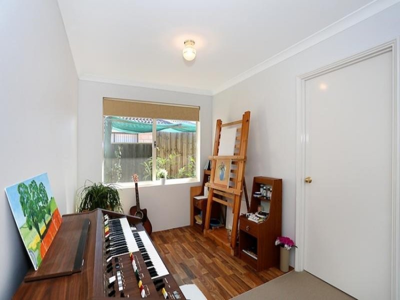 68 Buttercup Parkway, Halls Head WA 6210