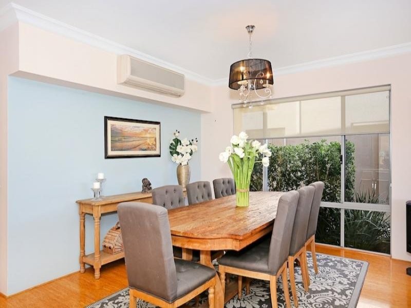 36 Leisure Way, Halls Head WA 6210