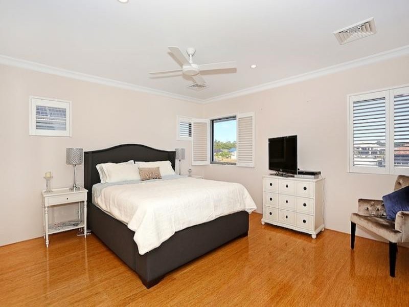 36 Leisure Way, Halls Head WA 6210