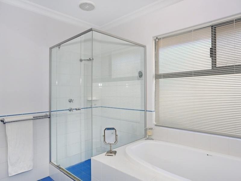 36 Leisure Way, Halls Head WA 6210