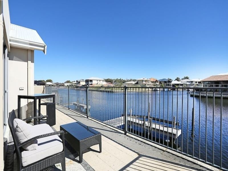36 Leisure Way, Halls Head WA 6210