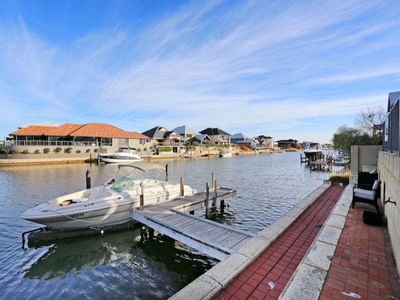 36 Leisure Way, Halls Head WA 6210