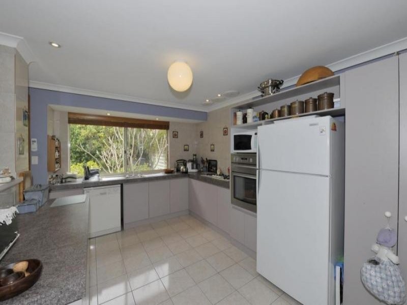 3 Redhill Place, Greenfields WA 6210