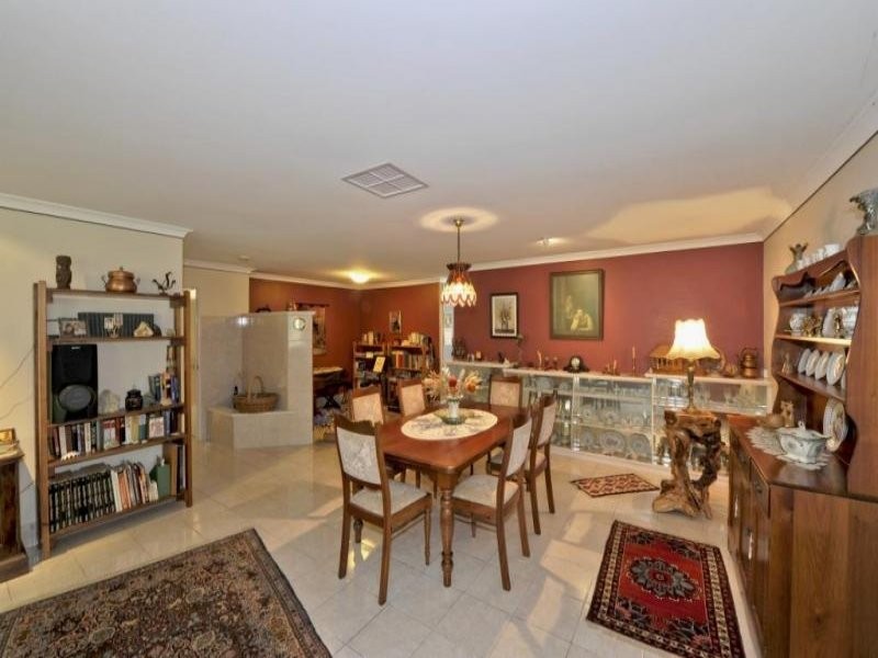 3 Redhill Place, Greenfields WA 6210