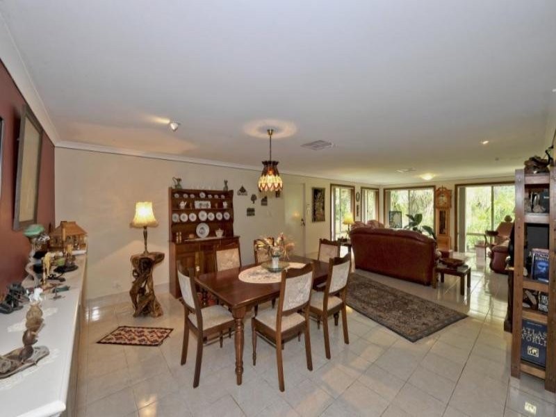 3 Redhill Place, Greenfields WA 6210