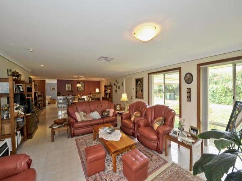 3 Redhill Place, Greenfields WA 6210