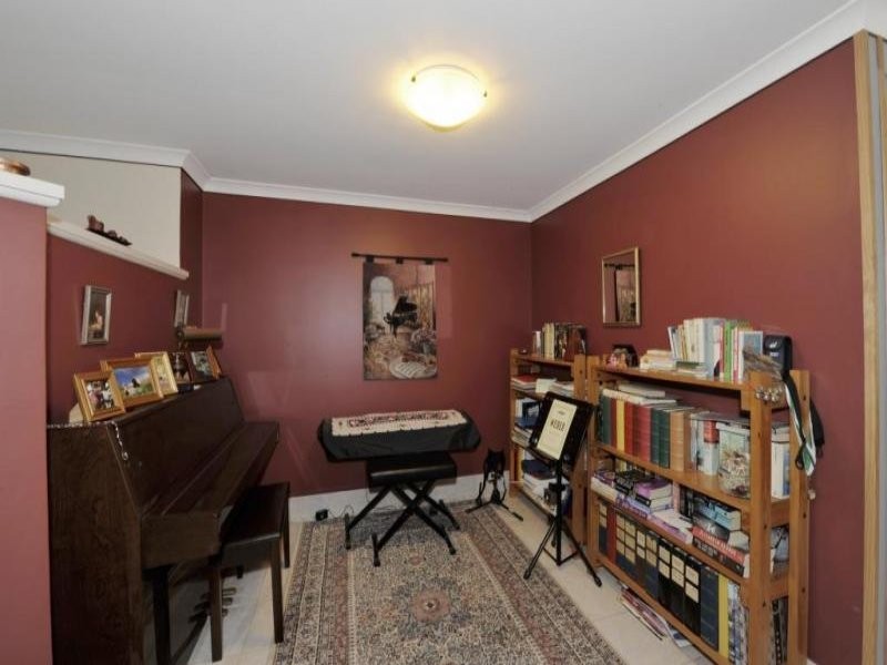 3 Redhill Place, Greenfields WA 6210