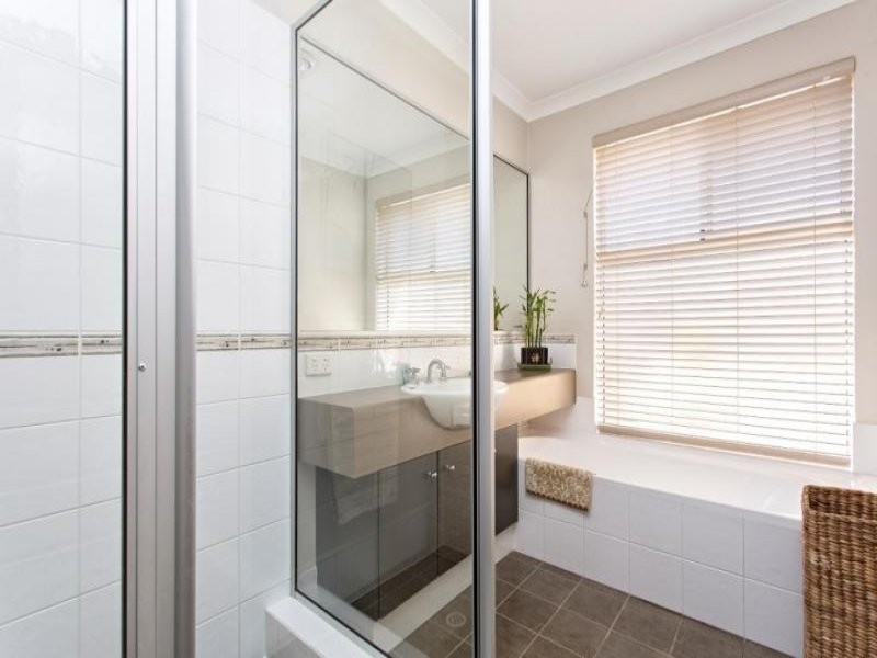 8 Nankeen Approach, Dudley Park WA 6210