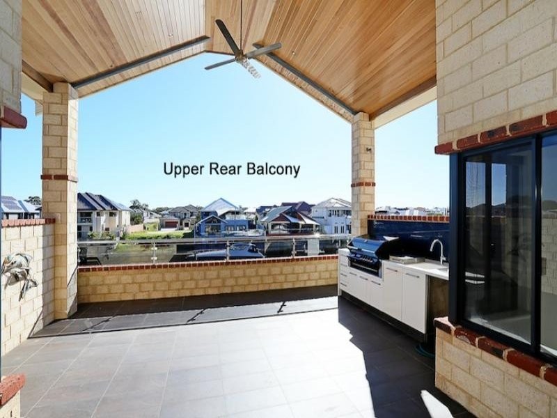 43 Leisure Way, Halls Head WA 6210