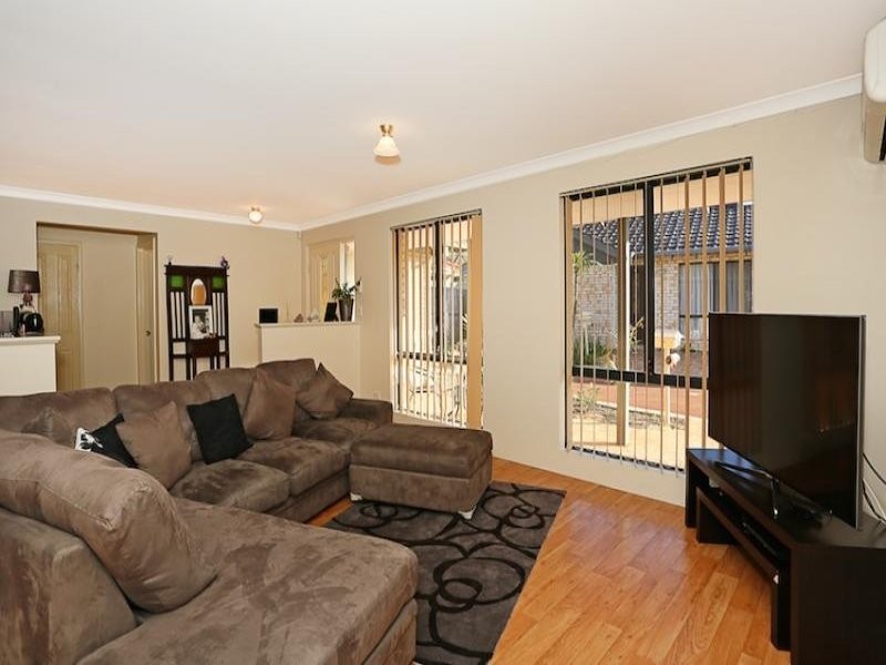 30 Saffron Loop, Falcon WA 6210