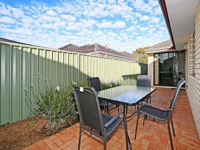 30 Saffron Loop, Falcon WA 6210