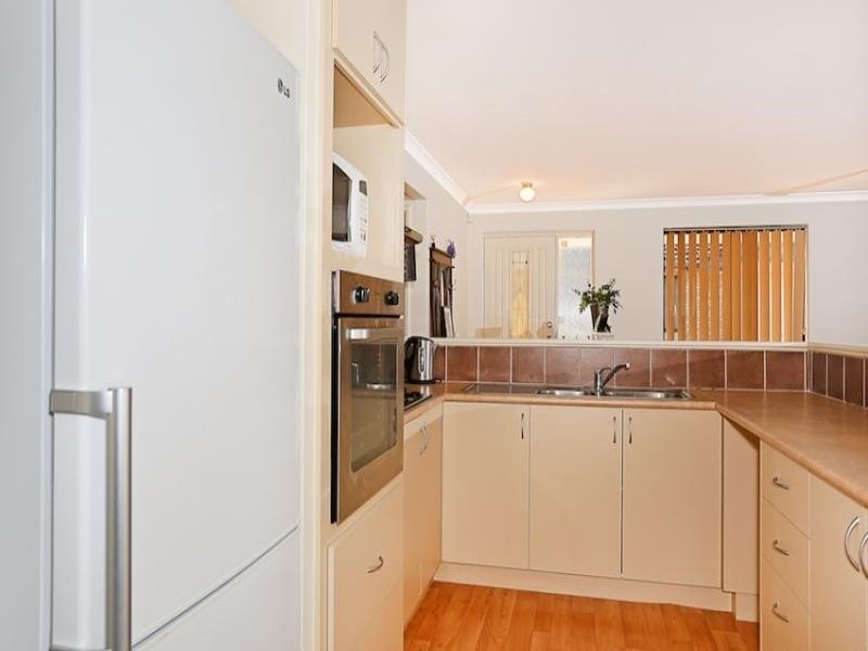 30 Saffron Loop, Falcon WA 6210