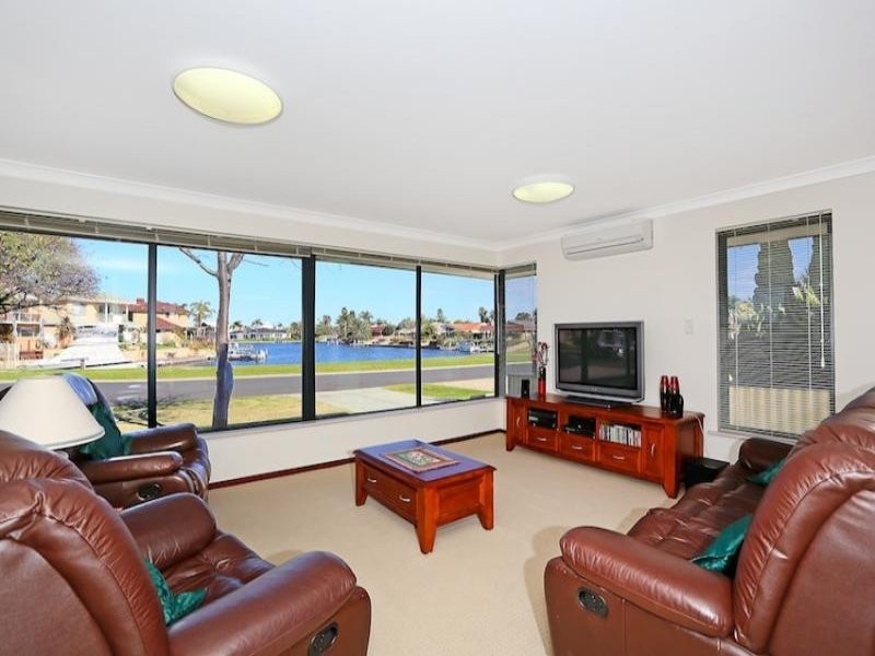 27 Donnelly Gardens, Dudley Park WA 6210