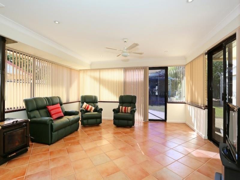 27 Donnelly Gardens, Dudley Park WA 6210