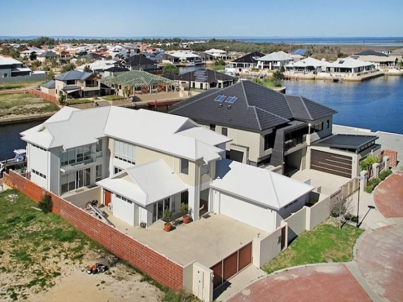 27 Gael Place, Dudley Park WA 6210