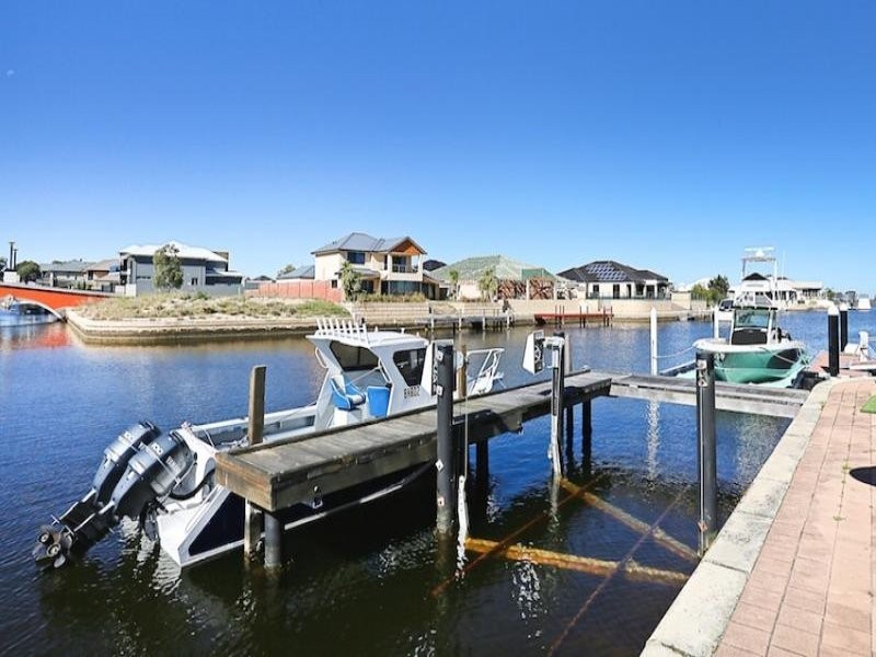 27 Gael Place, Dudley Park WA 6210