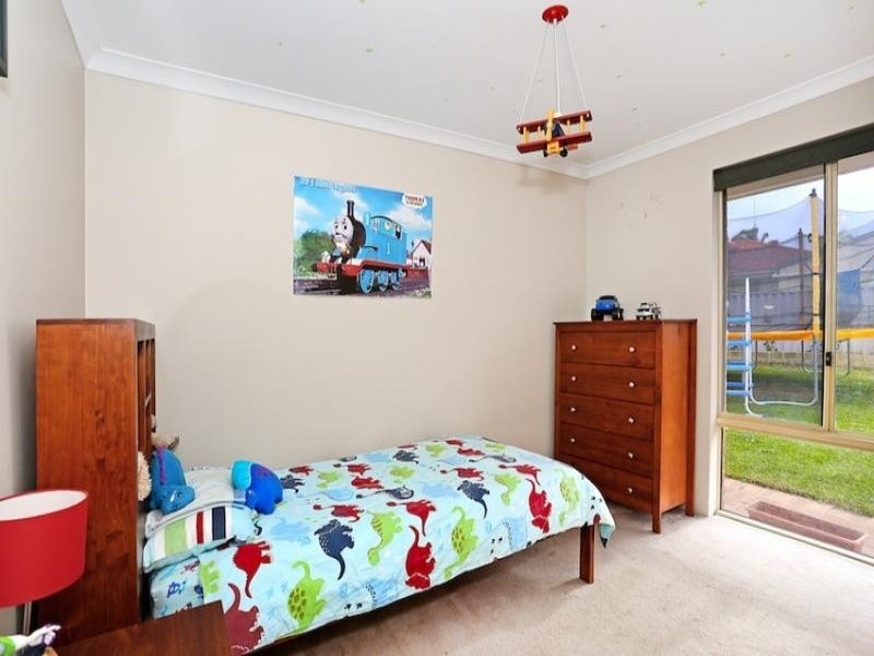 6 Lambourne Place, Halls Head WA 6210