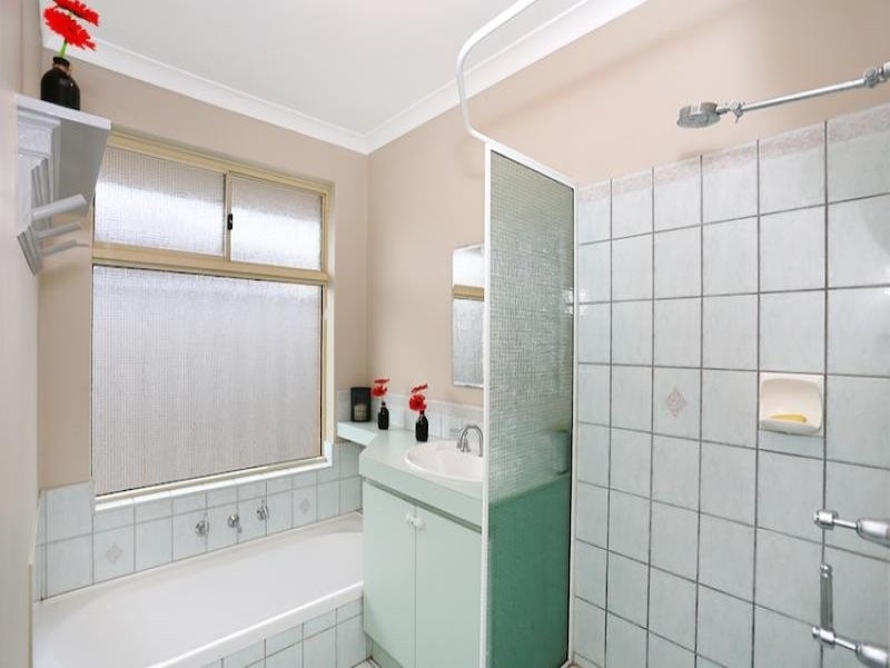 6 Lambourne Place, Halls Head WA 6210