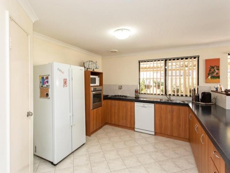 14 Chatsworth Drive, Erskine WA 6210