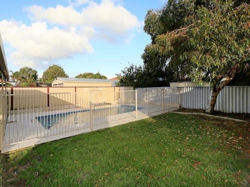 61 Sunningdale Chase, Meadow Springs WA 6210