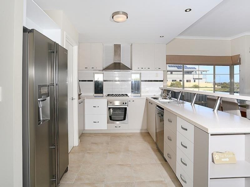 17 Abeona Parade, Madora Bay WA 6210
