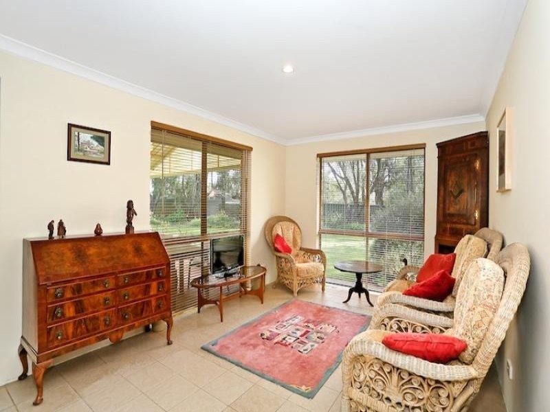 6 Bardoc Way, Greenfields WA 6210