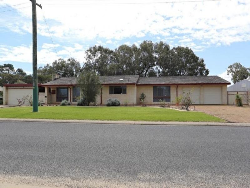 1 Nairn Road, Coodanup WA 6210